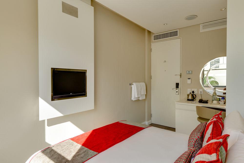 Protea By Marriott Waterfront Breakwater 3*