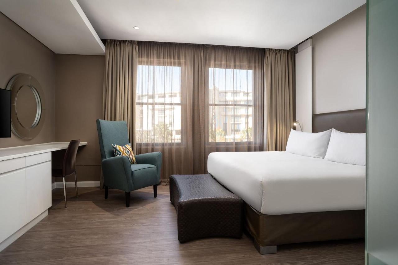 Protea By Marriott Waterfront Breakwater Hotel