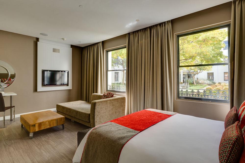 Protea By Marriott Waterfront Breakwater Hotel
