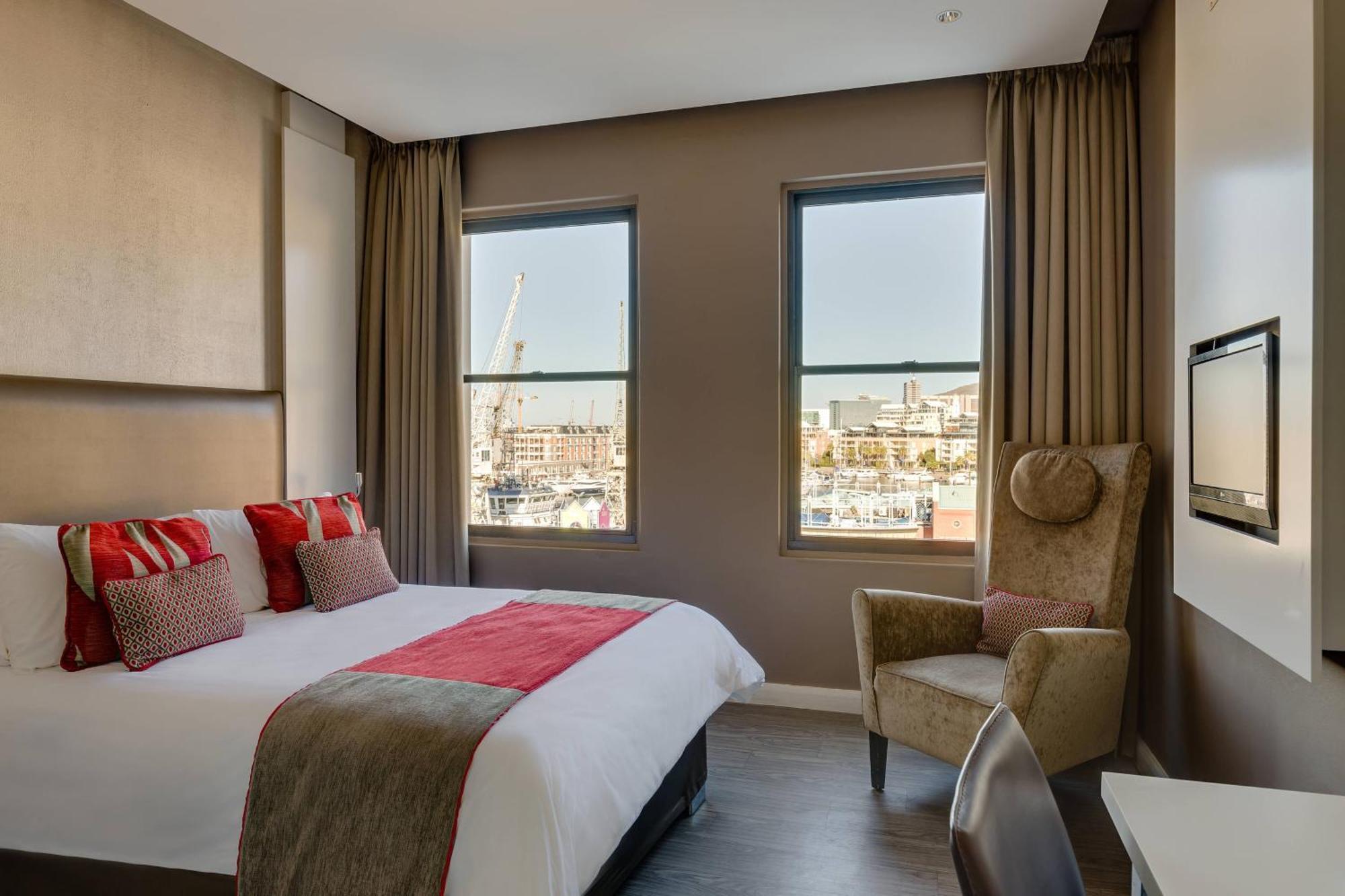Protea By Marriott Waterfront Breakwater 3*